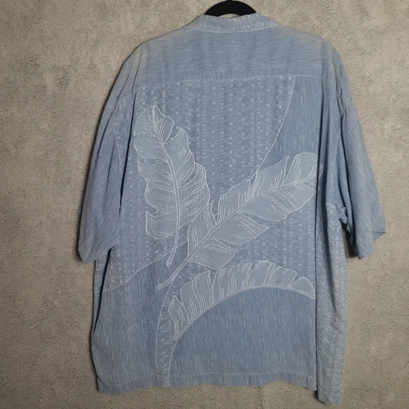 Tommy Bahama Blue Casual Lightweight Shirt - Picture 6 of 9